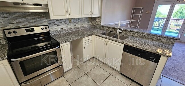 Building Photo - 200 Mainsail Dr
