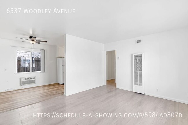 Building Photo - 6537 Woodley Ave