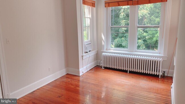 Building Photo - 3500 Whitehaven Pkwy NW