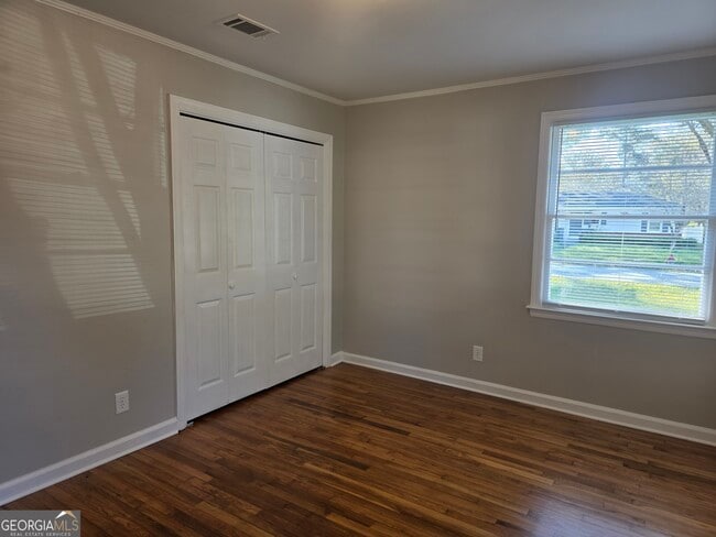 Building Photo - 8 Ronnie Ave