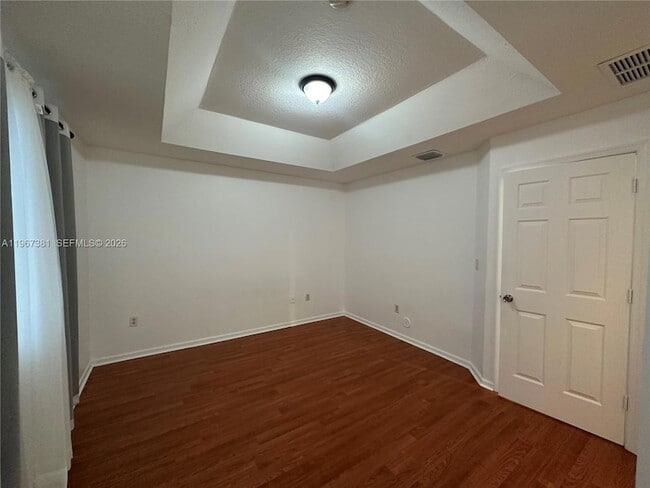 Building Photo - 2615 SE 15th Pl