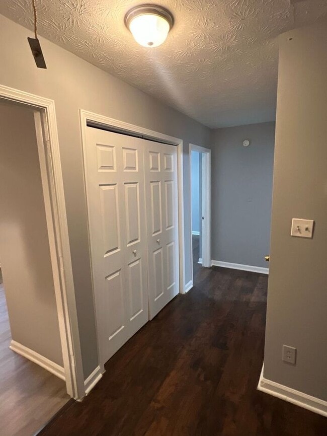 Building Photo - Great 2 bedroom 1 bath ranch duplex Ready Now!!!