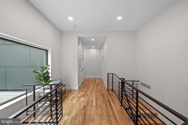 Building Photo - 354 Winding Wy