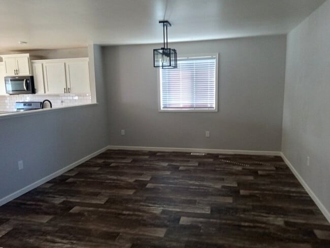 Building Photo - Spacious 4-Bedroom Home with 3 Full Baths in Swartz Creek
