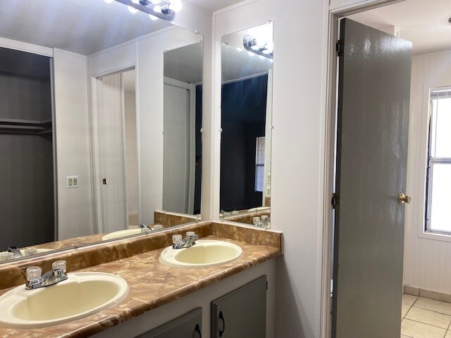 Building Photo - 954 Roadrunner Dr