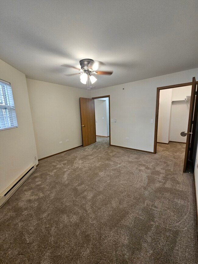 Building Photo - 1548 W Sand Bar Ct