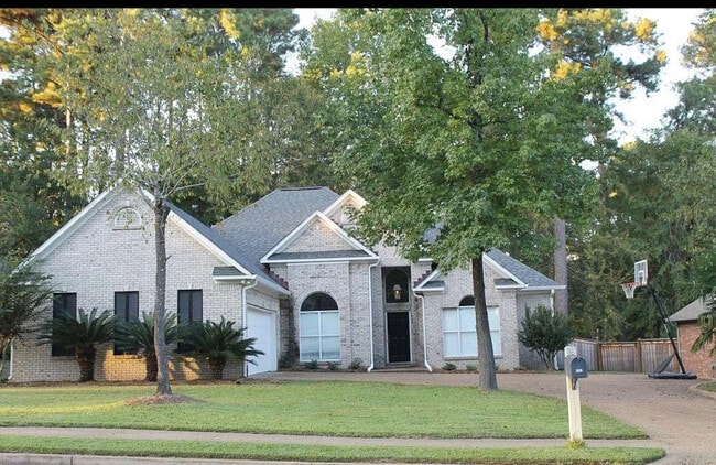 Primary Photo - 221 Pine Knoll Dr