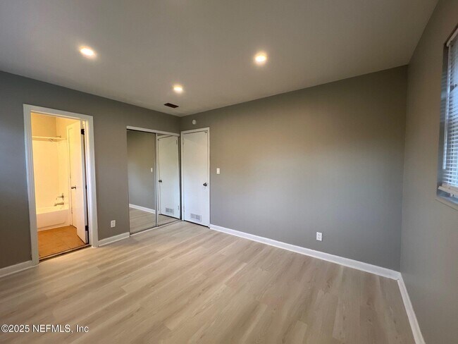 Building Photo - 9028 Castle Blvd