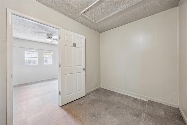 Building Photo - 4704 Lambs Ln