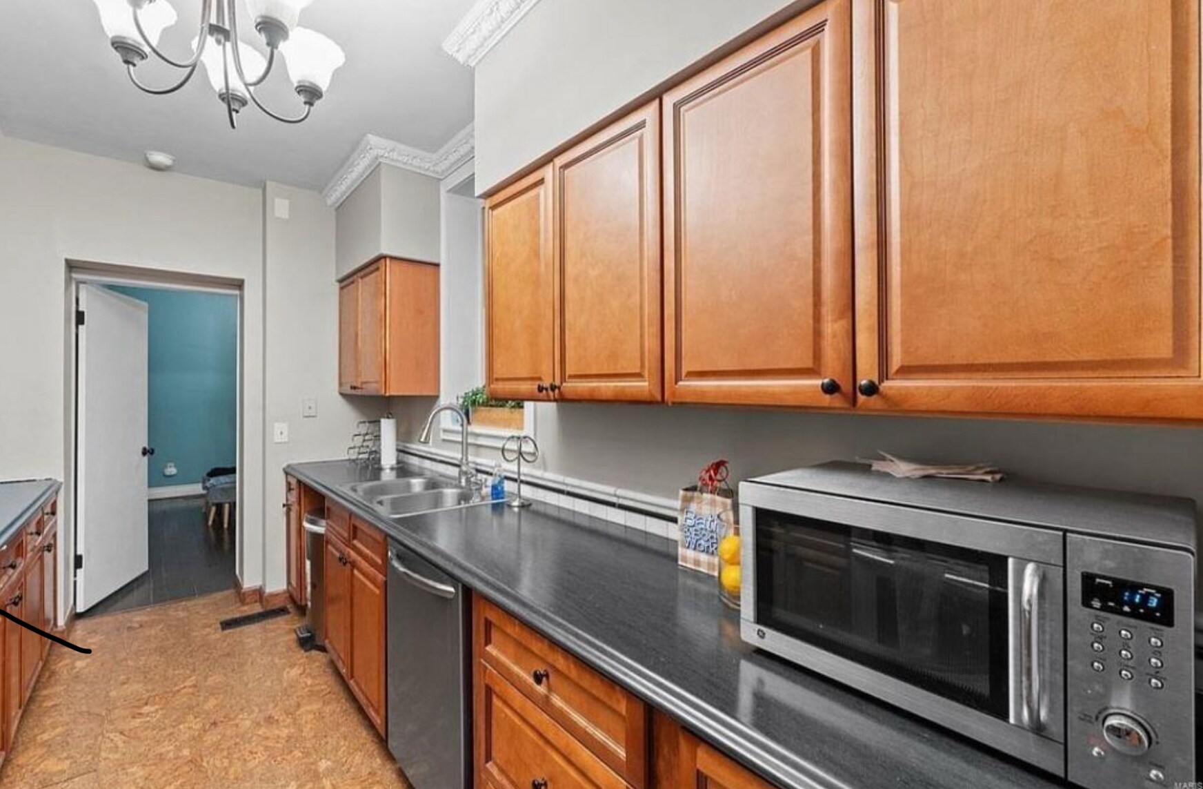 Kitchen - 1213 Sidney St