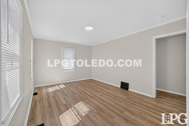 Building Photo - 1638 Gould Rd