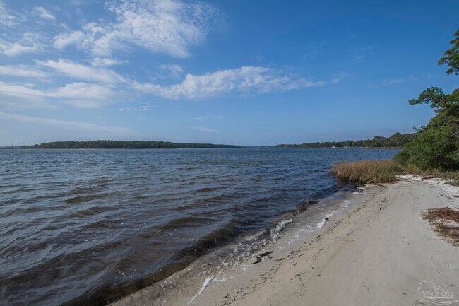 Building Photo - 496 Lownde Ave