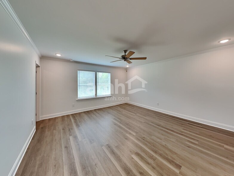 Building Photo - 130 Sapling Way