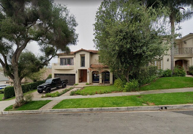 Primary Photo - GORGEOUS 7 BED 6.5 BATH FOR LEASE IN BEVER...