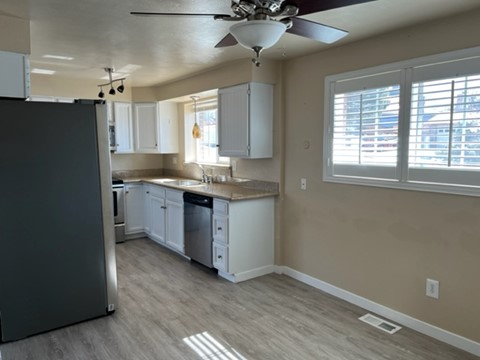 Building Photo - 5326 Rawhide Ln