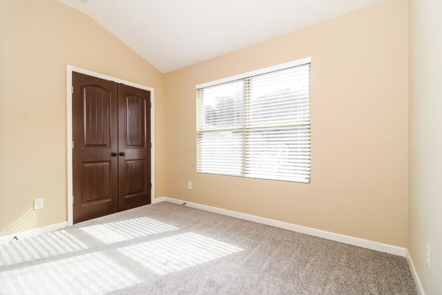 Building Photo - 2107 Juniper Ives Ct SE