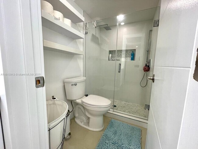 Building Photo - 2030 S Ocean Dr