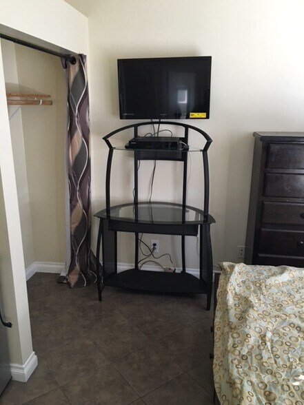 Building Photo - 9041 Cattaraugus Ave