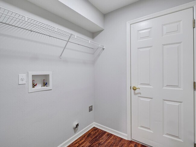 Building Photo - 91 Pebble Beach Dr