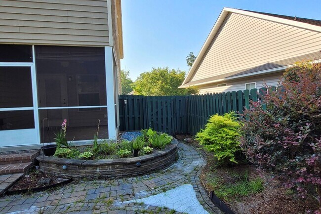 Building Photo - Coming Available!