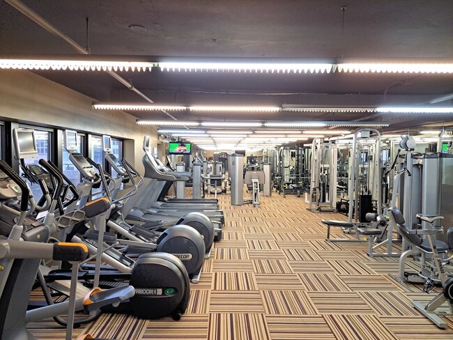 Building Photo - 30 E Huron St