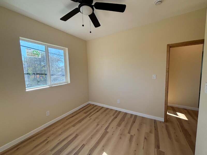 Building Photo - 1628 W 24th St