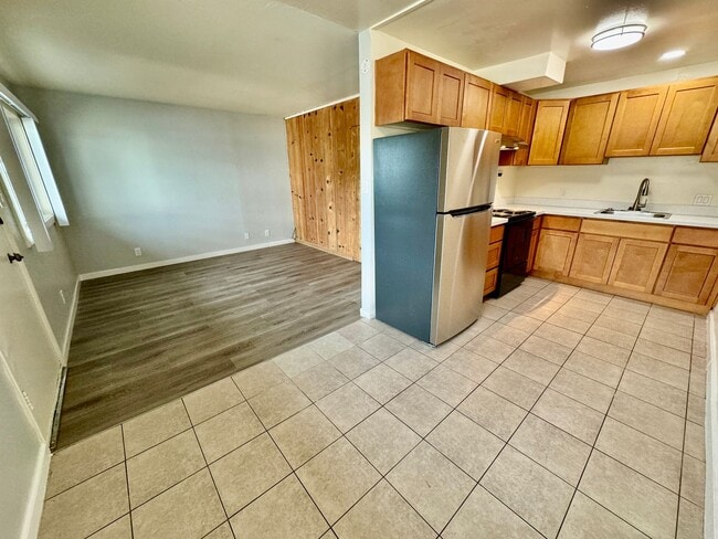 Building Photo - Ground Floor 1 Bed/1Bath Apartment in El Cerrito - Remodeled with 1 Parking Space Included