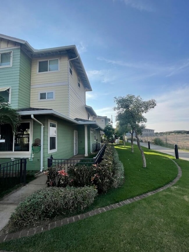 Building Photo - Pet Friendly- Corner Unit- Pohakala at Mehana! 2 bed/ 2 bath/ 2 parking