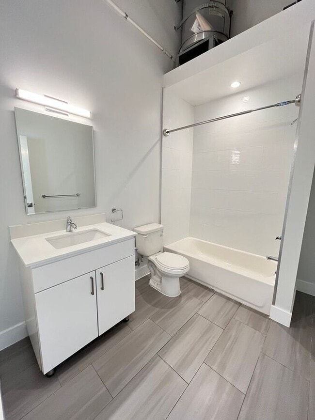 Building Photo - 5701 International Blvd