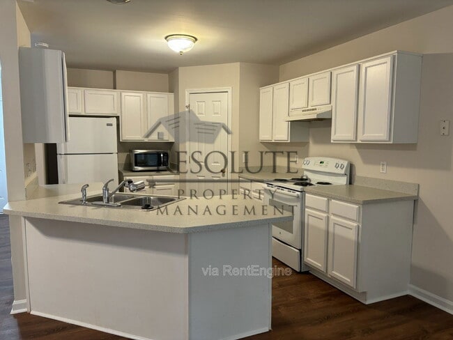 Building Photo - 928 Amersham Ln