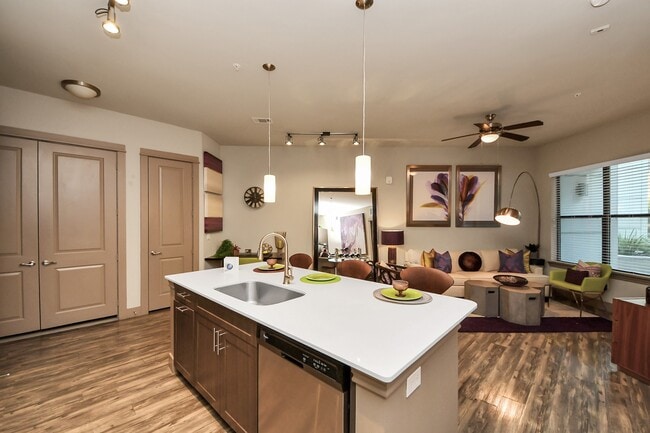 Building Photo - 5454 Washington Ave