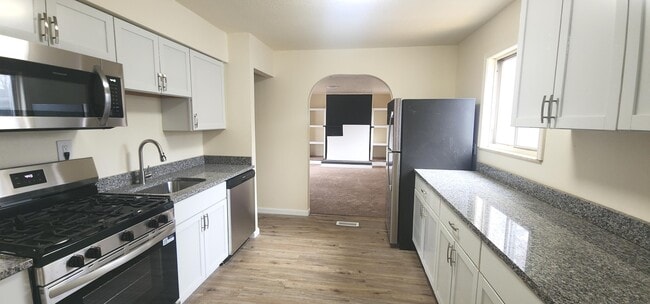 Building Photo - 952 Hunter Ave