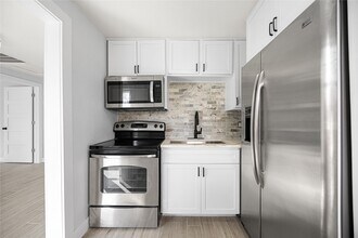 Building Photo - 3229 Holman St