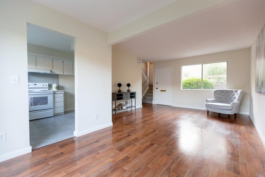 Nice floors - 13B Oliva Dr