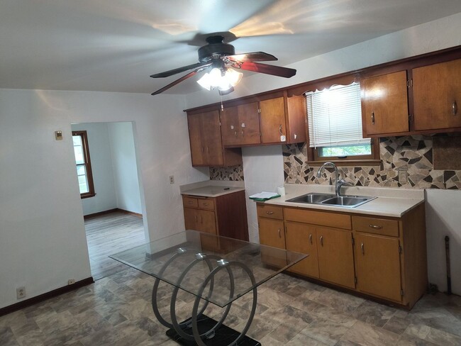 Building Photo - Beautiful 3-bedroom Single Family Home in ...