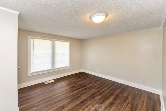 Building Photo - Lovely 3-Bedroom Home in the Heart of Pleasant Grove