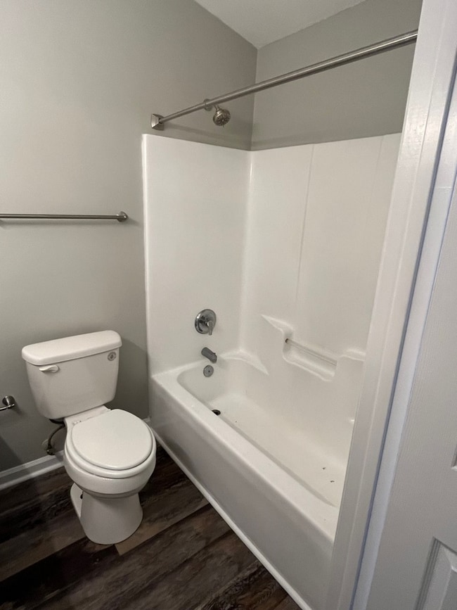 Building Photo - 106 Cove Landing Dr