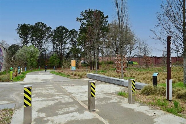 Building Photo - 1654 Westhaven Dr SW