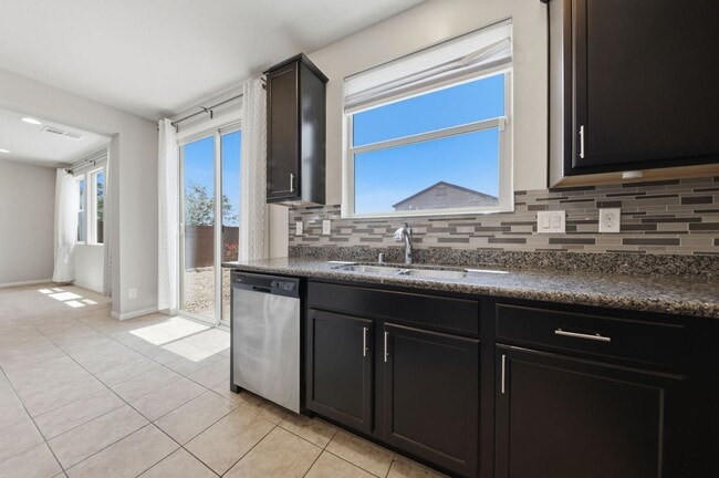 Building Photo - Mountains Edge Gem with Loft, Den & Upgraded Kitchen