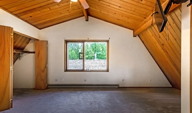 Building Photo - On an acre in Palmer! 4 bedrooms/3 bathrooms Oversized 2car garage PLUS additional shop! Addition...