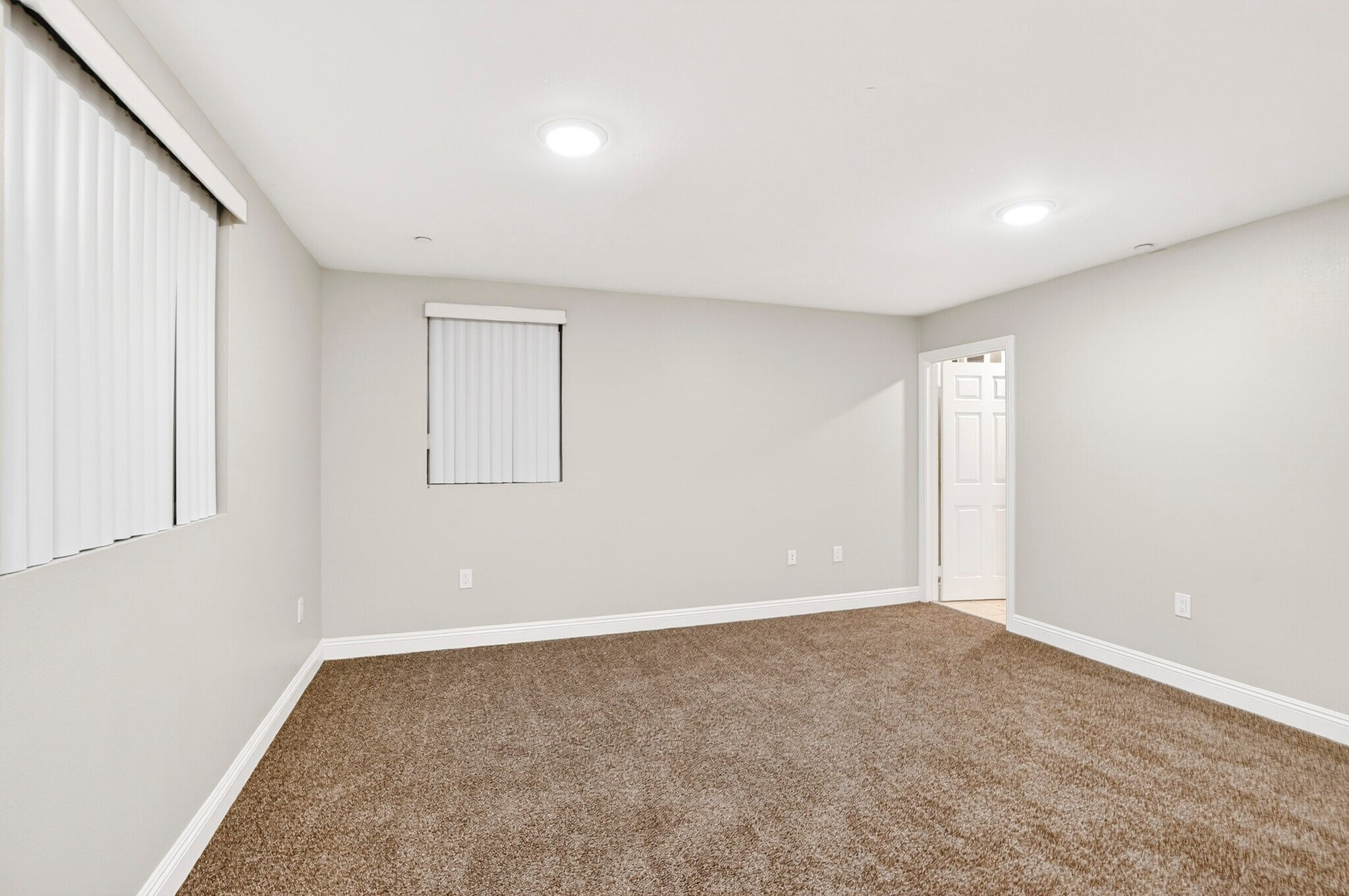 Building Photo - 11227 Towne Ave