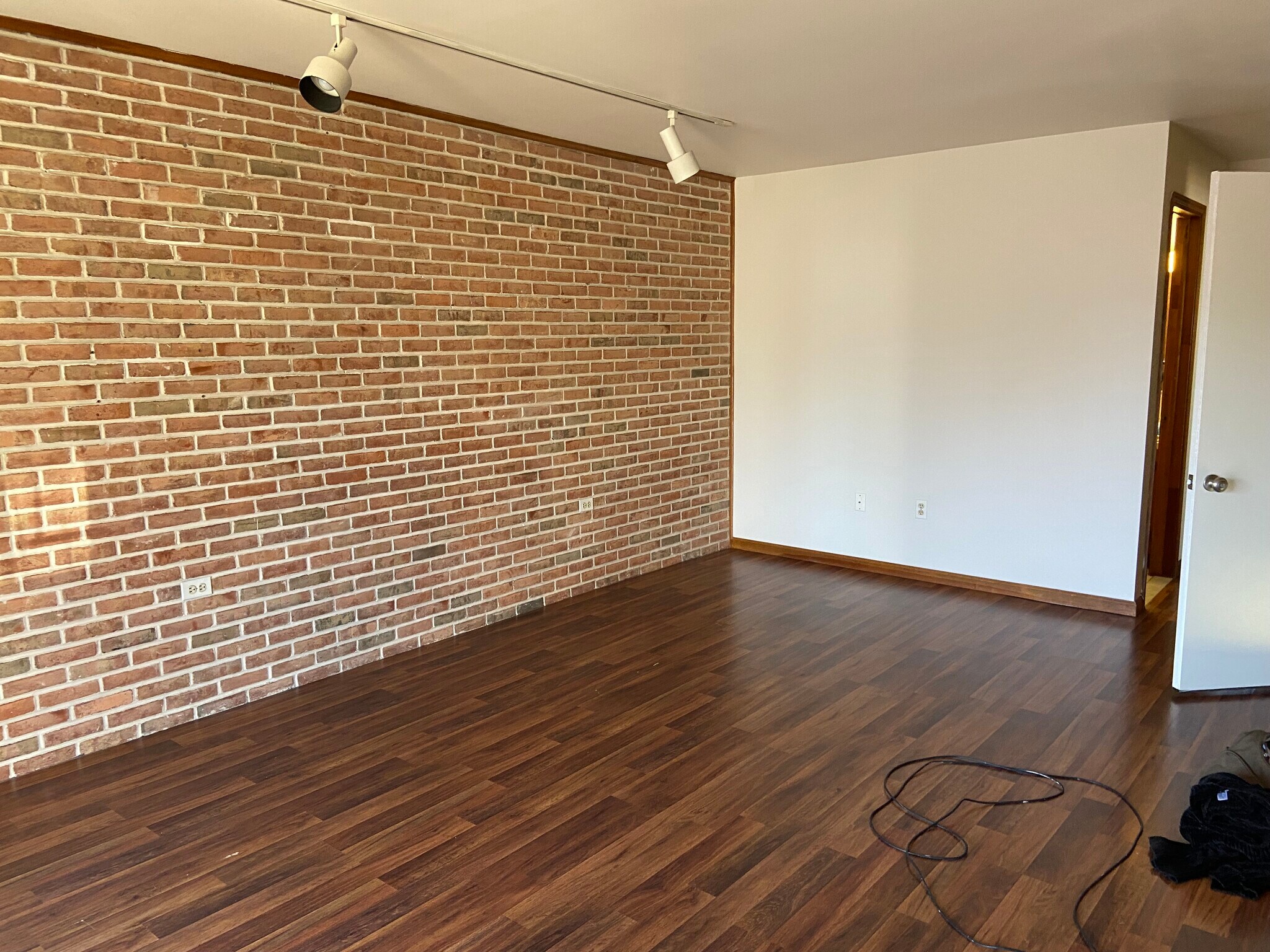 Building Photo - 4063 Vaughn St