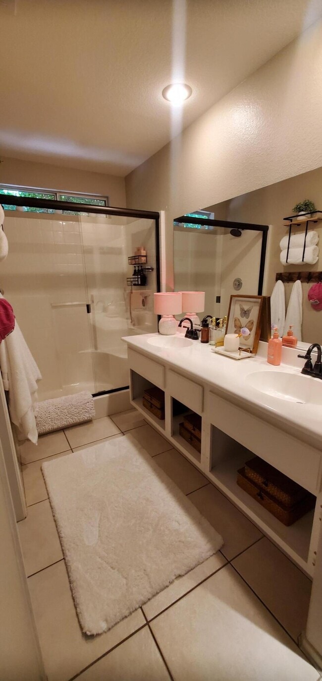 Building Photo - 82570 Delano Dr