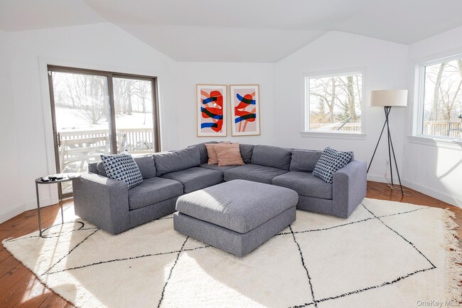 Building Photo - 692 Bangall Rd