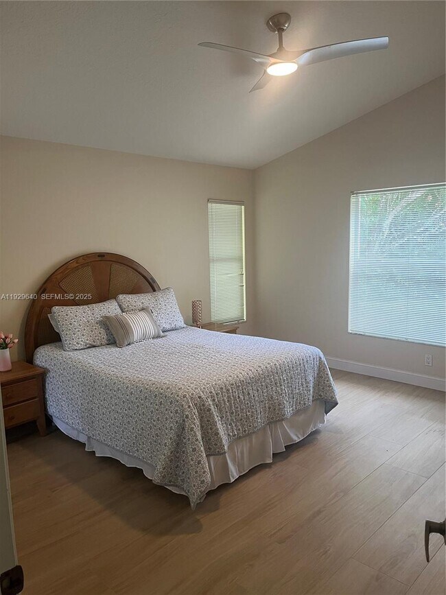 Building Photo - 123 Victorian Ln