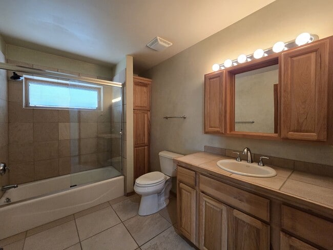 Building Photo - 4 Alma Ct