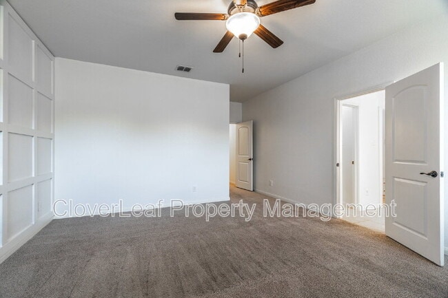 Building Photo - 8003 Oxbow Way