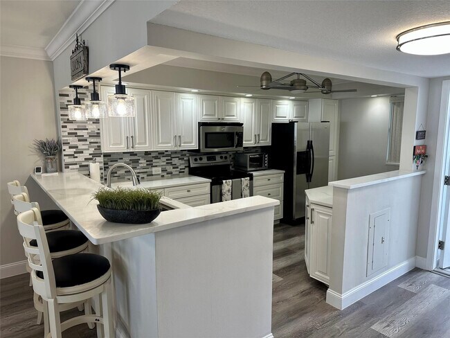 Building Photo - 1012 N Ocean Blvd