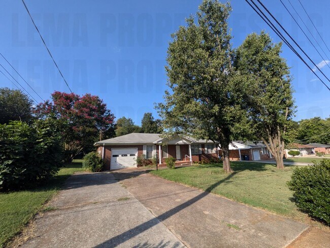 Building Photo - 4612 Daugette Dr NW