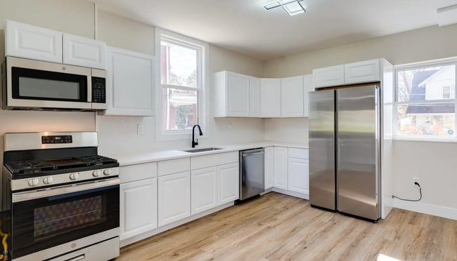 Building Photo - Stylish 3-Bed Home with Private Patio, Basement & Off-Street Parking in Cincinnati